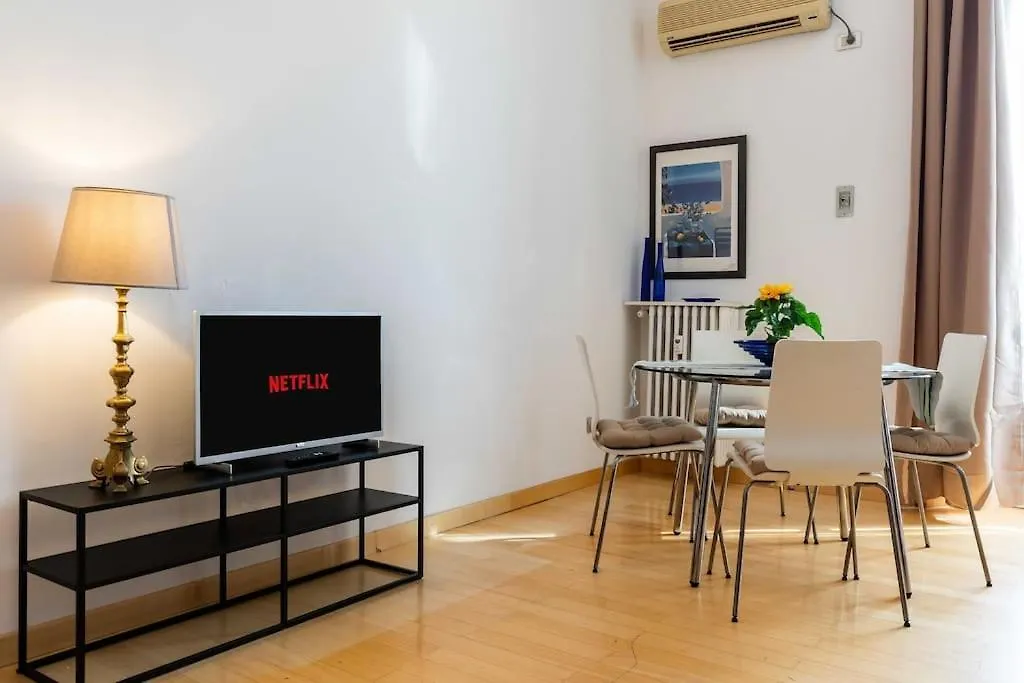 Apartment Casa Plinio - Porta Venezia - Stazione Centrale Milan Italy