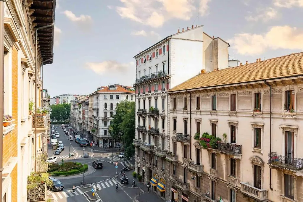 Casa Plinio - Porta Venezia - Stazione Centrale Milan 0*,  Italy